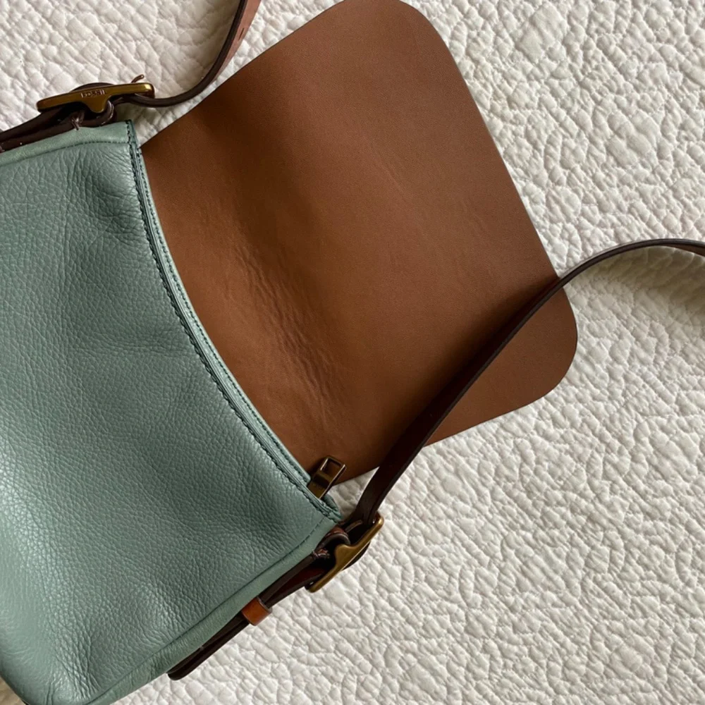 Fossil crossbody bag in sage/tan leather - Picture 3 of 7